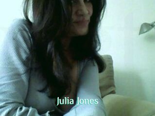 Julia_Jones