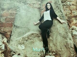 Mia19